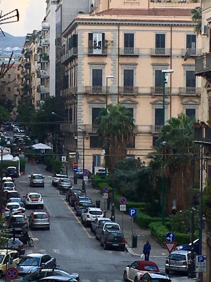 Avg Citycenter Apartments Palermo Esterno foto