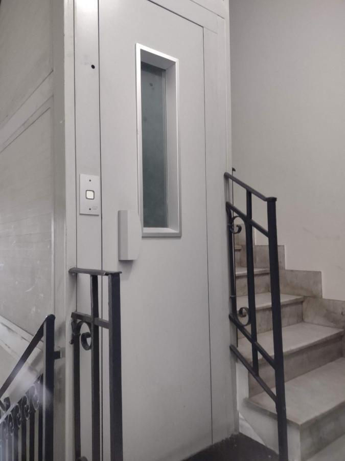 Avg Citycenter Apartments Palermo Esterno foto