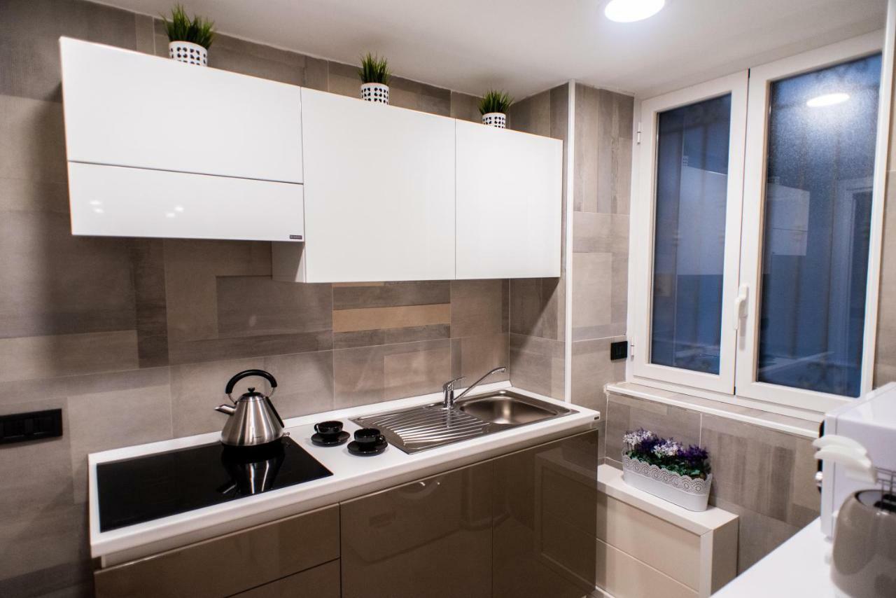 Avg Citycenter Apartments Palermo Esterno foto