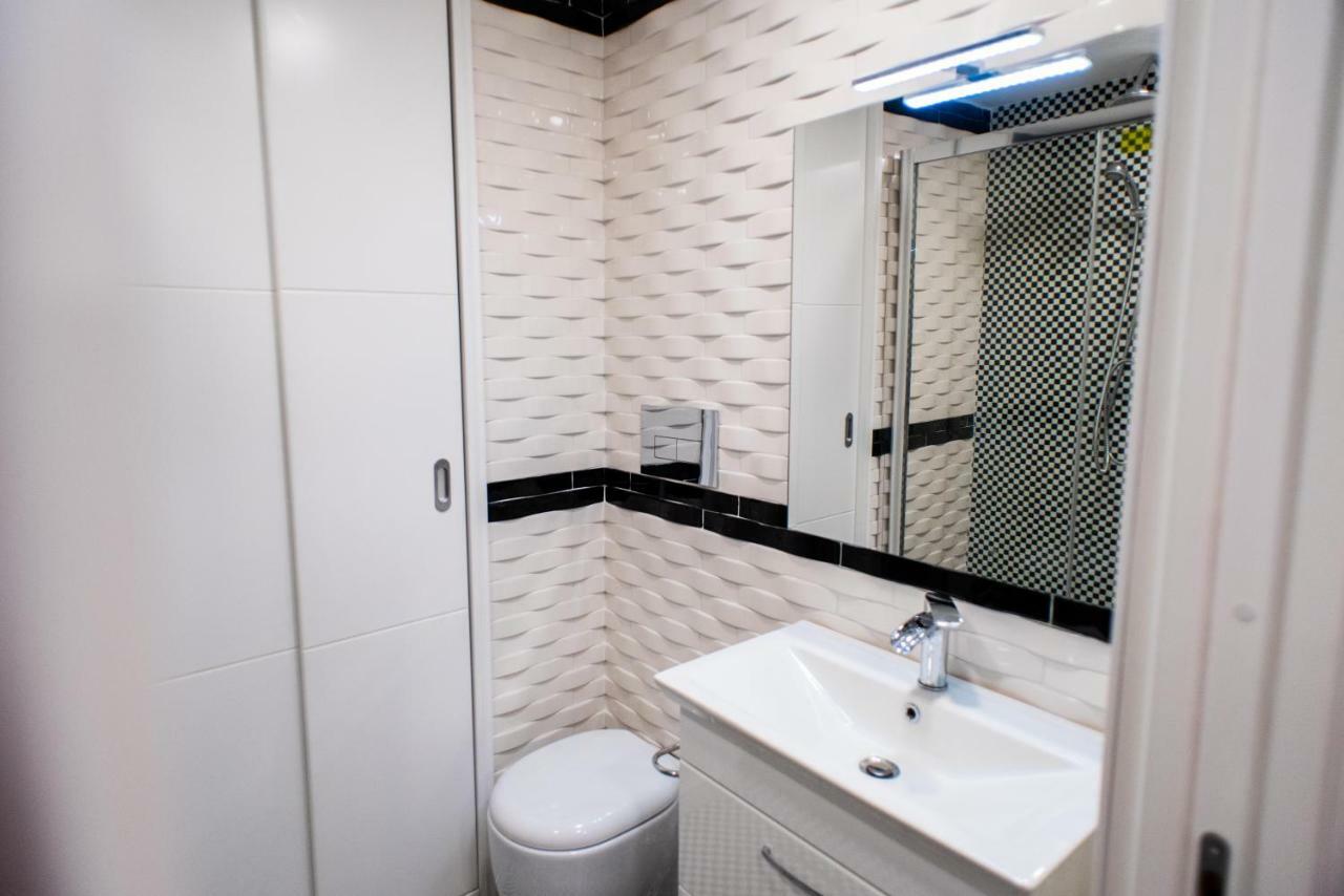 Avg Citycenter Apartments Palermo Esterno foto